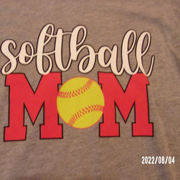 "SOFTBALL MOM" T-SHIRT, NEW with TAG - Picture 2 of 3